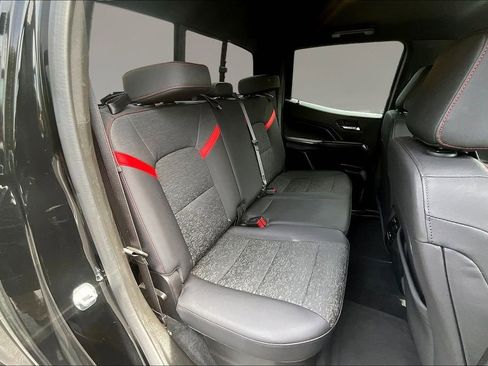 Used 2024 Chevrolet Colorado Z71 AWD/4WD image 26