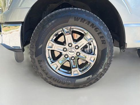 Used 2023 Ford F150 Lariat w/ Trailer Tow Package image 40