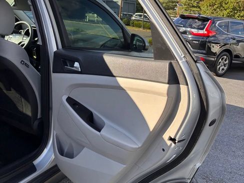 Used 2019 Hyundai Tucson SE AWD/4WD image 41