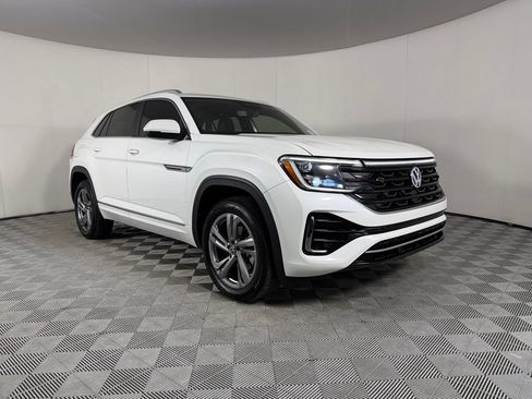 Used 2024 Volkswagen Atlas Cross Sport SEL R-Line AWD/4WD image 4