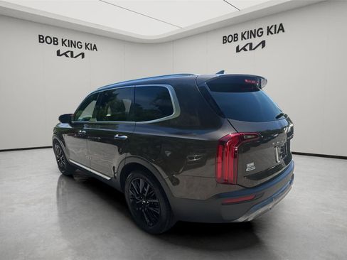 Used 2022 Kia Telluride SX w/ SX Prestige Package AWD/4WD image 3