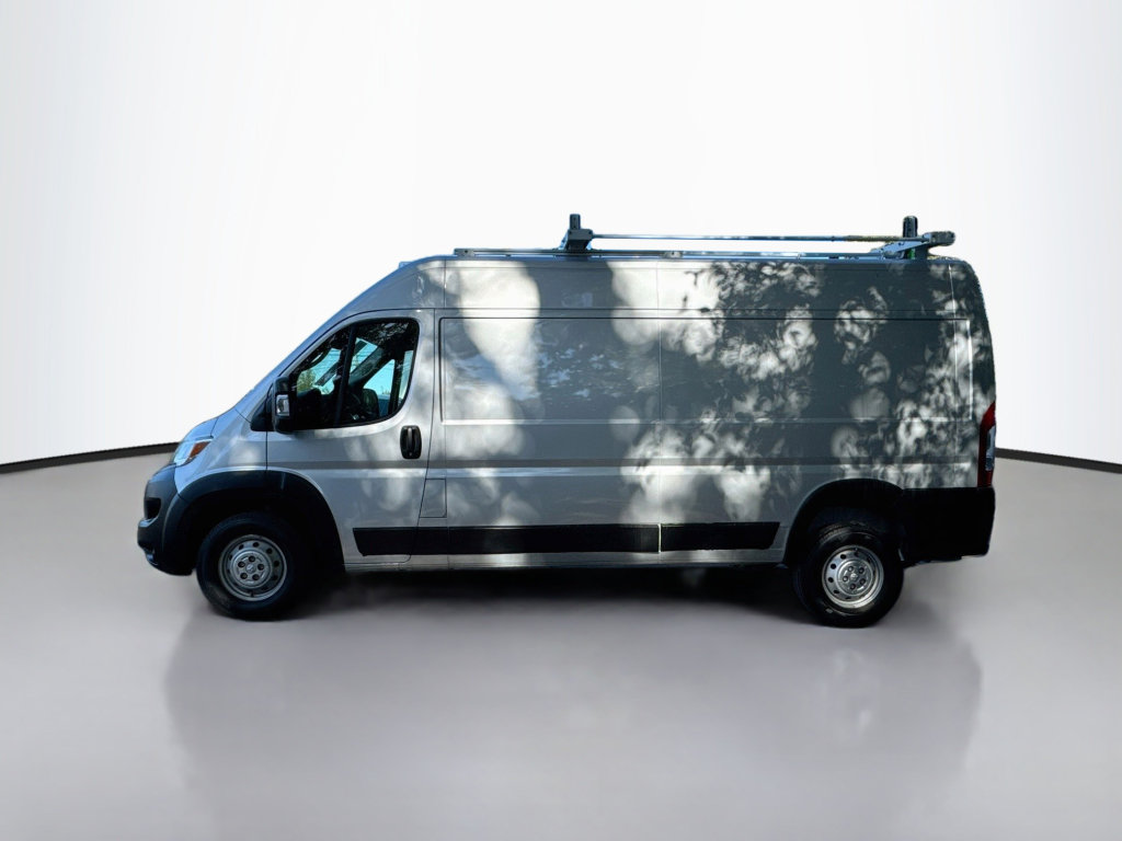Used 2023 RAM ProMaster 2500 w/ Driver Convenience Group FWD image 4