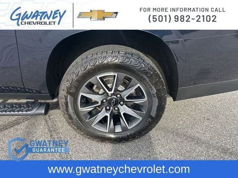Used 2024 Chevrolet Suburban Z71 w/ Luxury Package AWD/4WD image 11