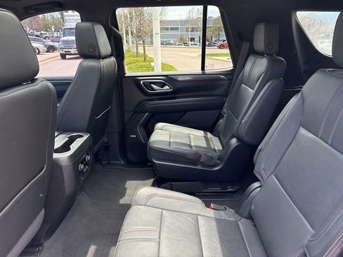 Used 2022 Chevrolet Tahoe RST w/ Luxury Package AWD/4WD image 17