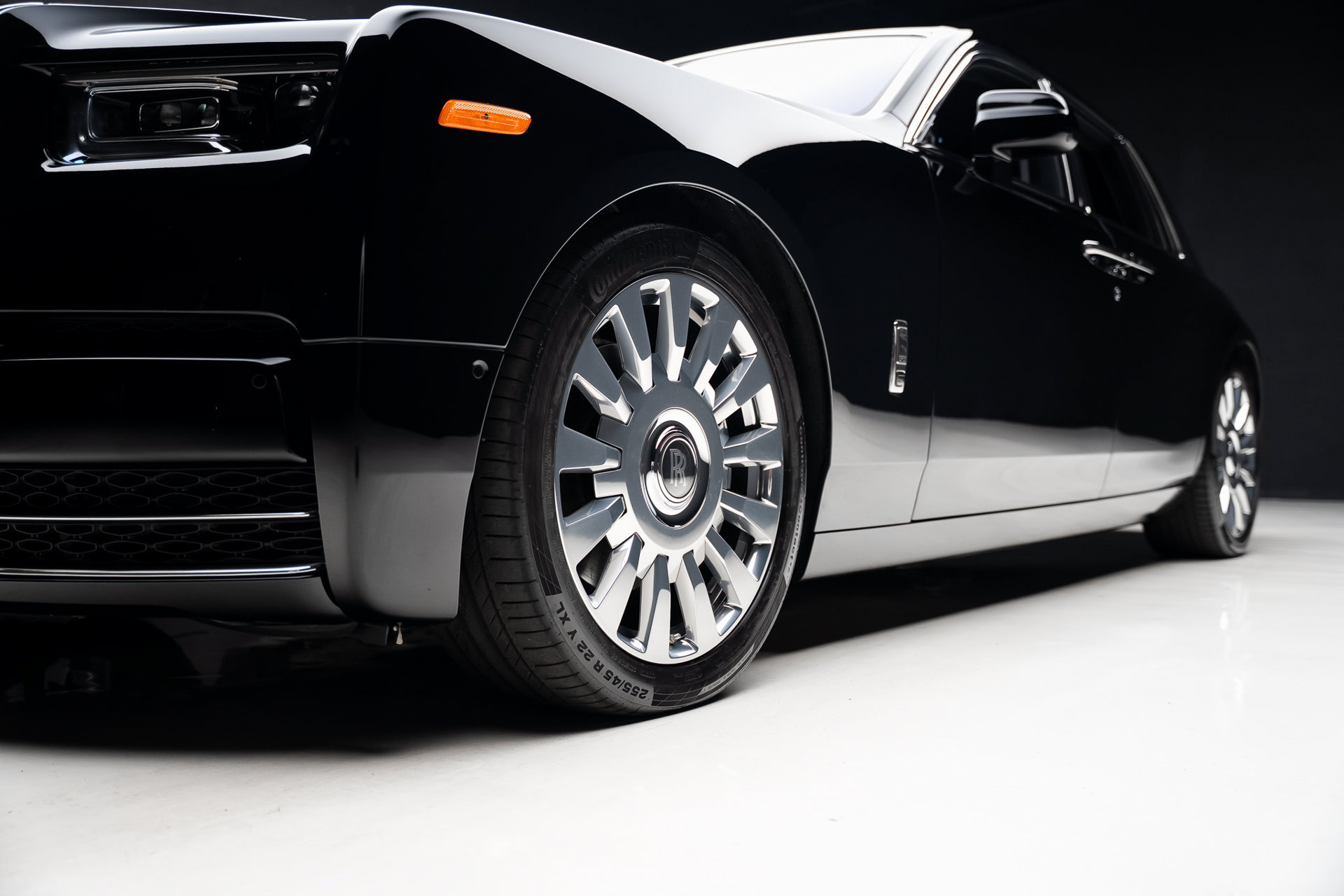 Used 2023 Rolls-Royce Phantom Sedan w/ The Phantom Package RWD image 79