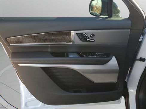 New 2026 Cadillac Vistiq Sport w/ LPO, Floor Liner Package image 27