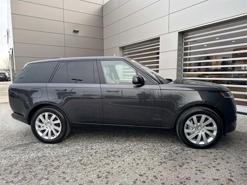 Used 2023 Land Rover Range Rover SE image 9