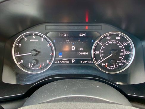 Used 2024 Mitsubishi Outlander SE image 39