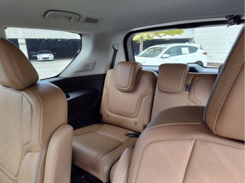 New 2025 INFINITI QX80 Luxe image 14