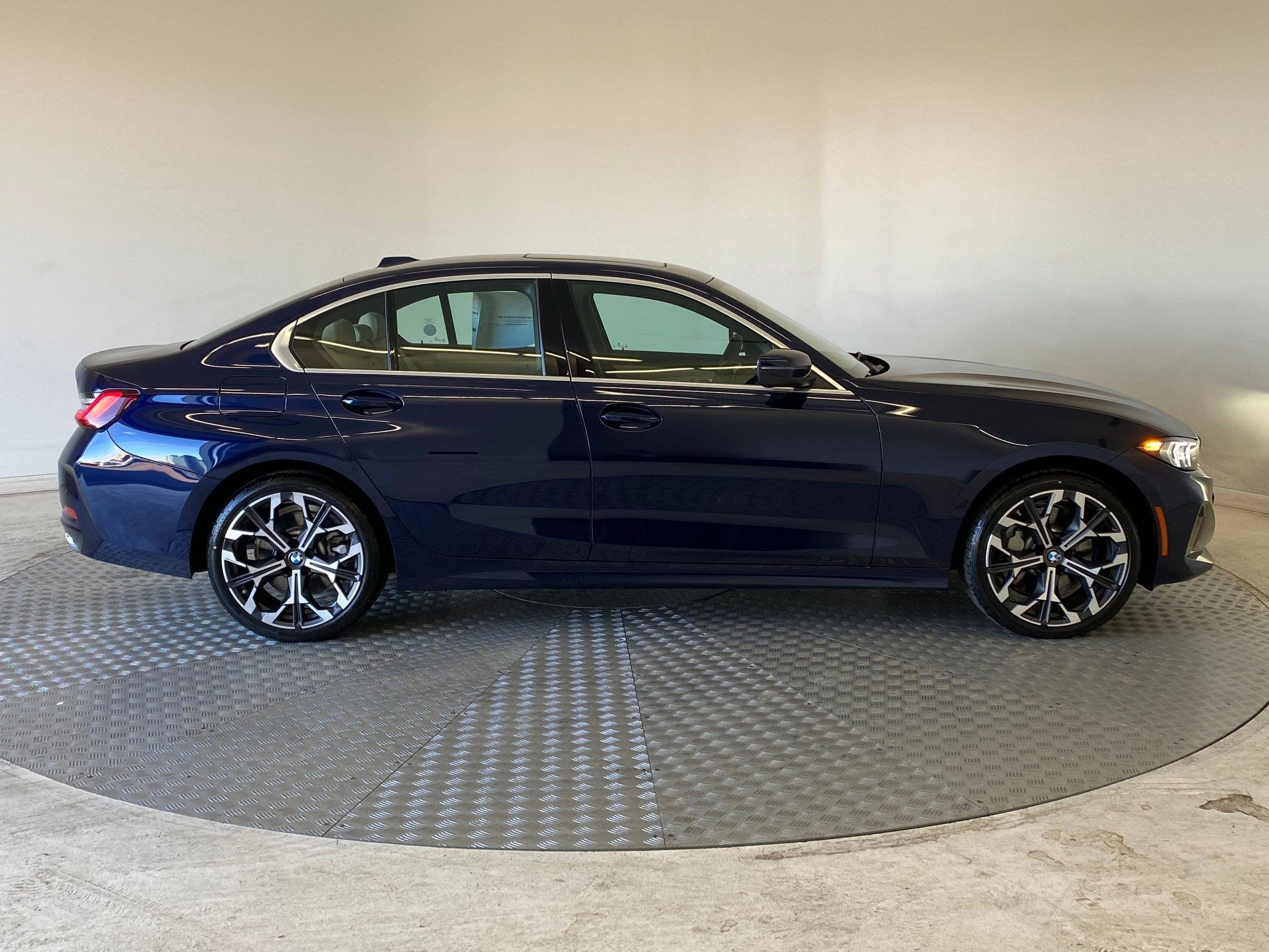 Used 2026 BMW 330i xDrive Sedan w/ Premium Package AWD/4WD image 7