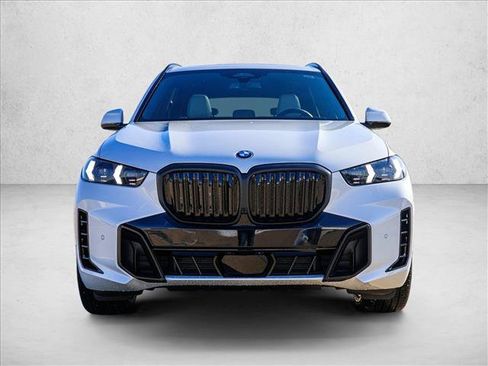 Used 2026 BMW X5 xDrive40i w/ Premium Package AWD/4WD image 2