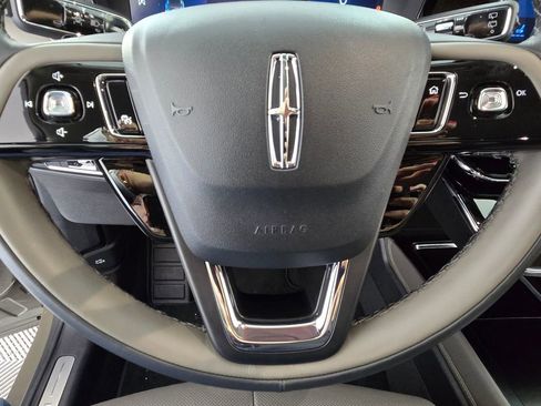 New 2025 Lincoln Corsair Reserve w/ Jet Appearance Package image 25