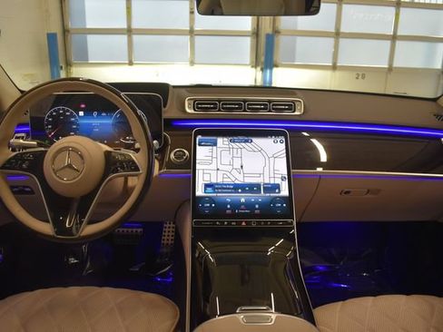 Used 2025 Mercedes-Benz S 580e 4MATIC Sedan image 5