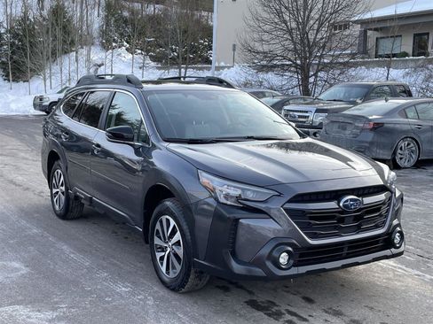 Used 2025 Subaru Outback Premium image 7