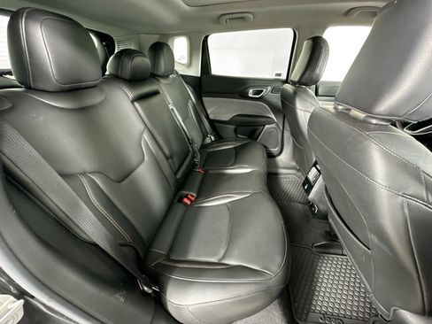 Used 2022 Jeep Compass Latitude w/ Sun and Sound Group AWD/4WD image 27