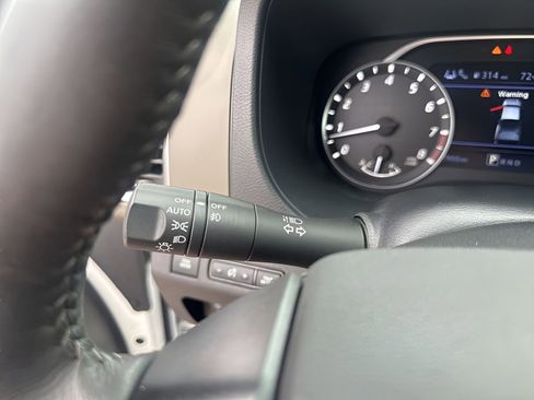 Used 2022 Nissan Frontier SV image 32