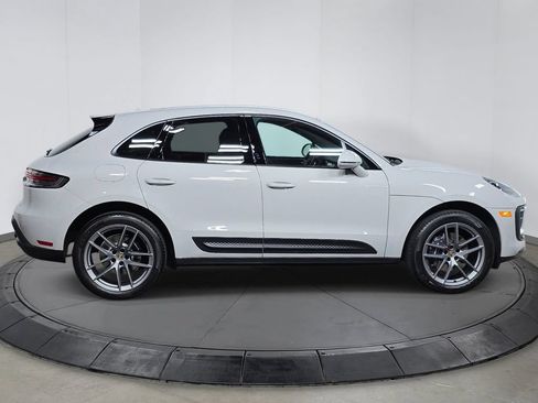 Certified 2026 Porsche Macan AWD/4WD image 8