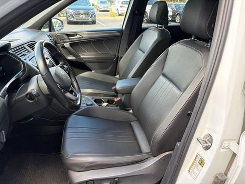 Used 2023 Volkswagen Tiguan SE R-Line AWD/4WD image 5