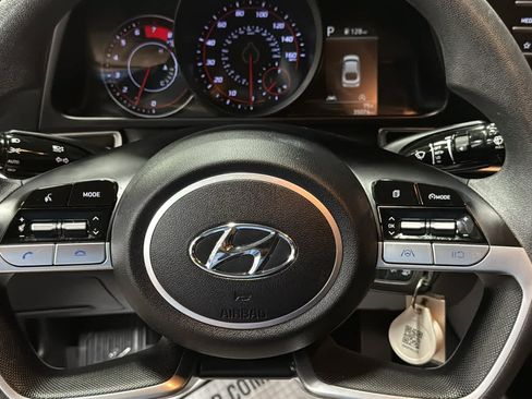 Used 2023 Hyundai Elantra SE FWD image 11