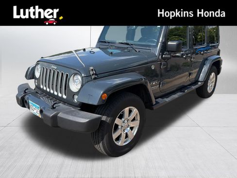Used 2017 Jeep Wrangler Unlimited Sahara w/ Max Tow Package AWD/4WD image 1