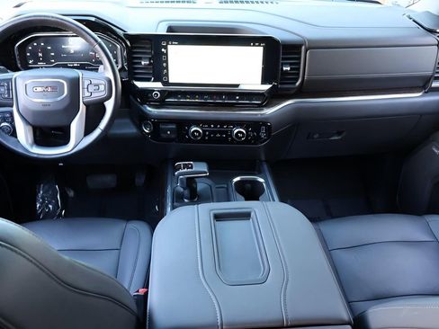 Used 2022 GMC Sierra 1500 Elevation w/ Elevation Premium Package image 12