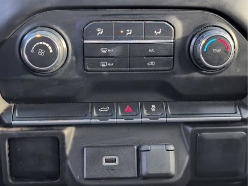 Used 2019 Chevrolet Silverado 1500 Custom w/ Custom Convenience Package image 18