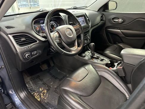 Used 2020 Jeep Cherokee Latitude Plus w/ Comfort/Convenience Group image 9