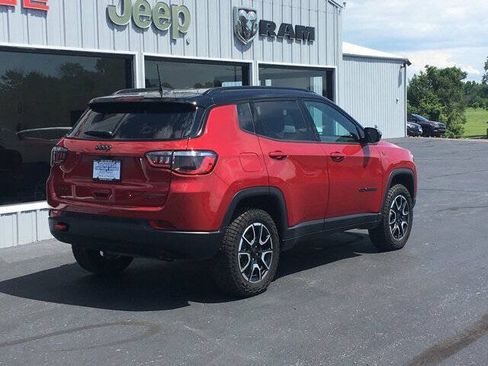 Used 2024 Jeep Compass Trailhawk AWD/4WD image 3