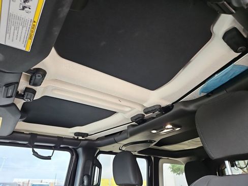 Used 2020 Jeep Wrangler Unlimited Sport S image 15