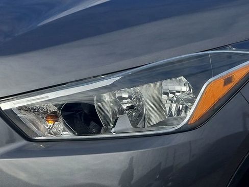 Used 2019 Nissan Kicks SV image 8