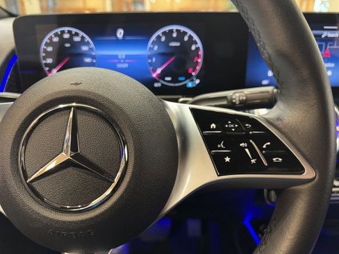 Certified 2024 Mercedes-Benz GLB 250 image 21