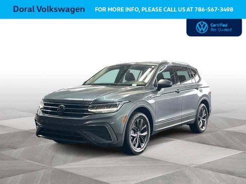 Used 2023 Volkswagen Tiguan SE w/ Panoramic Sunroof Package FWD image 1