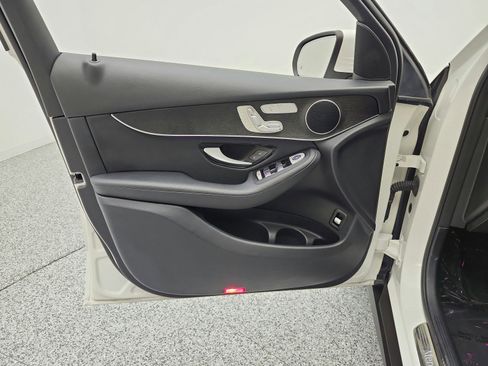 Used 2022 Mercedes-Benz GLC 300 image 12