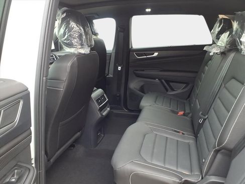 New 2026 Volkswagen Atlas Cross Sport SEL R-Line AWD/4WD image 10