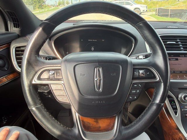 Used 2019 Lincoln Nautilus Reserve FWD image 11