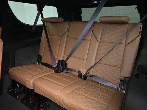 Used 2022 Cadillac Escalade ESV Sport w/ Touring Package image 17