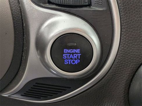 Used 2013 Hyundai Tucson Limited w/ Premium Pkg image 16