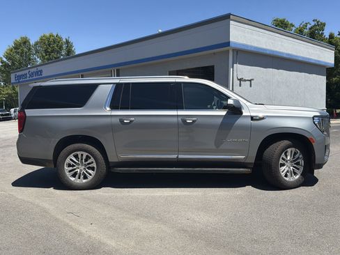 Used 2024 GMC Yukon XL SLT w/ SLT Premium Package AWD/4WD image 13