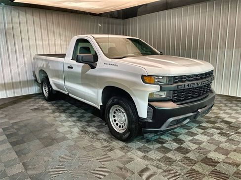 Used 2020 Chevrolet Silverado 1500 W/T w/ Trailering Package image 2