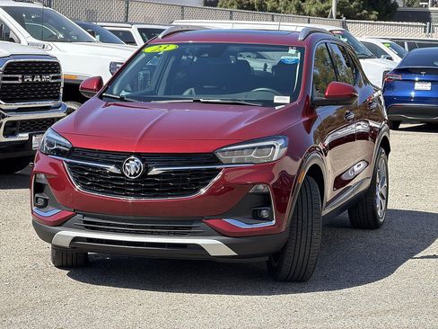 Used 2023 Buick Encore GX Essence w/ Experience Buick Package FWD image 3