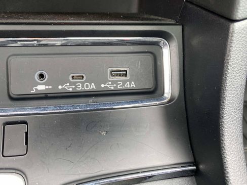 Used 2023 Subaru Ascent Limited w/ Technology Package AWD/4WD image 31
