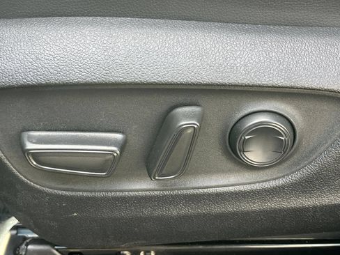 Used 2025 Toyota Highlander XSE AWD/4WD image 22