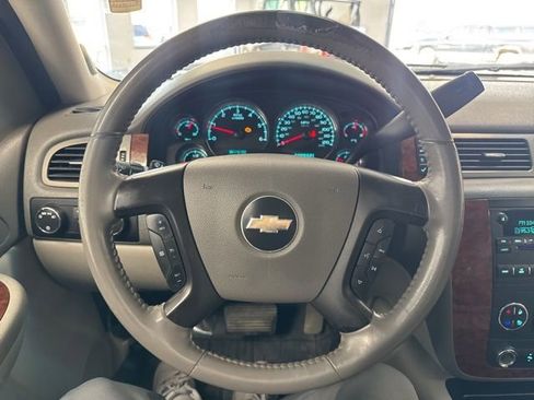 Used 2008 Chevrolet Suburban LT w/ LT Preferred Equipment Group AWD/4WD image 33
