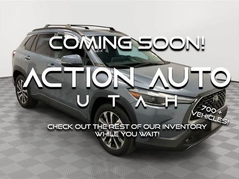 Used 2022 Toyota Corolla Cross XLE w/ Convenience Package AWD/4WD image 1