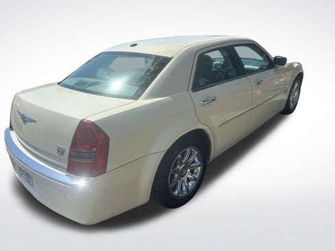 Used 2006 Chrysler 300 C w/ Navigation & Sound Group II RWD image 41