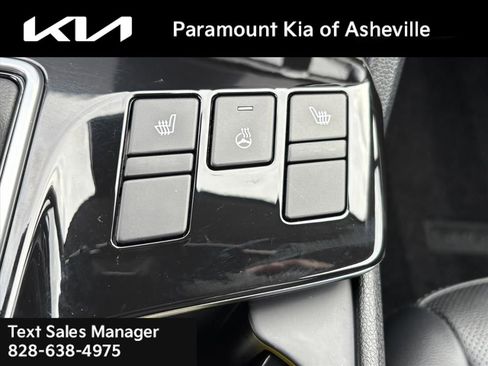 Used 2023 Kia Sportage EX image 14