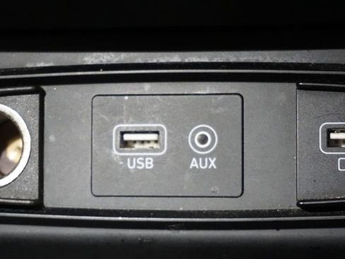 Used 2019 Hyundai Santa Fe SE image 33