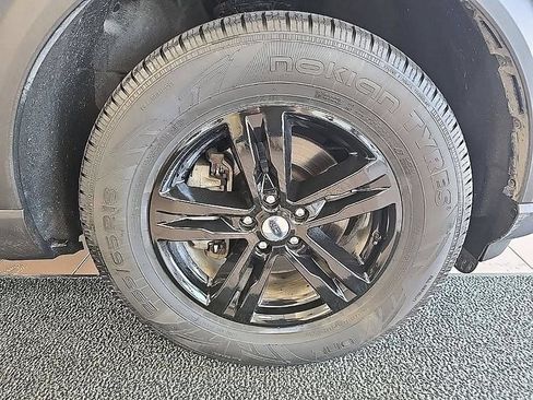 Used 2020 Ford Explorer XLT w/ Equipment Group 202A AWD/4WD image 39