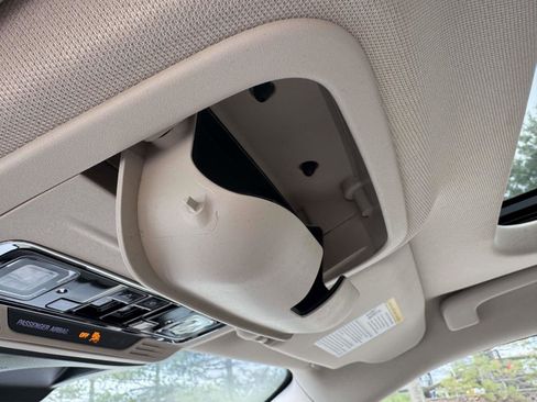 Used 2022 Lincoln Corsair AWD w/ Premium Package image 37