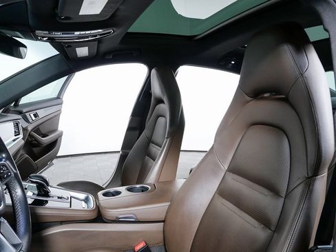 Used 2017 Porsche Panamera 4S image 5
